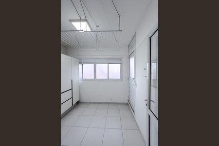 Apartamento à venda com 167m², 3 quartos e 3 vagas Apartamento à venda com 167m², 3 quartos e 3 vagasÁrea de Serviço