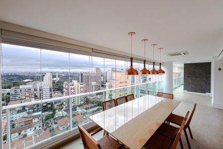 Apartamento à venda com 167m², 3 quartos e 3 vagas Apartamento à venda com 167m², 3 quartos e 3 vagasVaranda da Sala