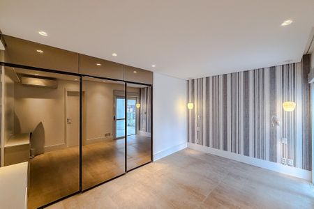 Apartamento à venda com 167m², 3 quartos e 3 vagas Apartamento à venda com 167m², 3 quartos e 3 vagasQuarto 3 - Suíte