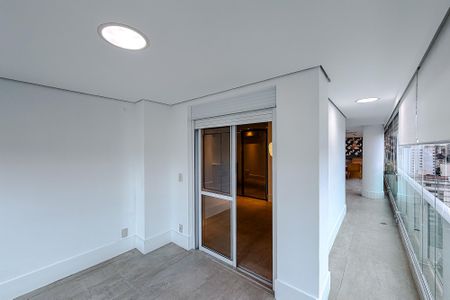 Apartamento à venda com 167m², 3 quartos e 3 vagas Apartamento à venda com 167m², 3 quartos e 3 vagasVaranda da Suíte
