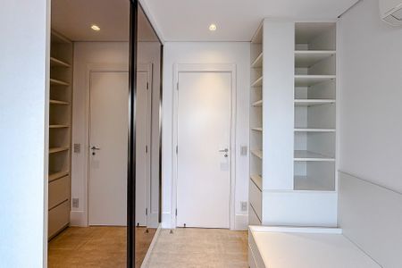 Apartamento à venda com 167m², 3 quartos e 3 vagas Apartamento à venda com 167m², 3 quartos e 3 vagasQuarto 1 - Suíte