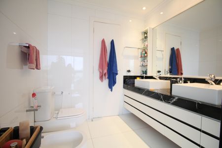 Apartamento para alugar com 380m², 4 quartos e 4 vagasBanheiro Suíte 3