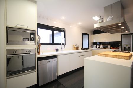 Apartamento para alugar com 380m², 4 quartos e 4 vagasCozinha