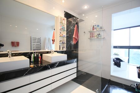 Apartamento para alugar com 380m², 4 quartos e 4 vagasBanheiro Suíte 3