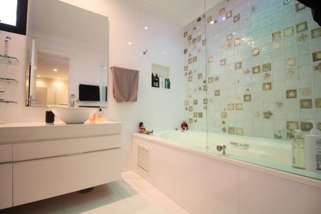 Apartamento para alugar com 380m², 4 quartos e 4 vagasBanheiro Suíte 1