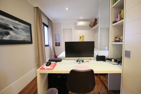 Apartamento para alugar com 380m², 4 quartos e 4 vagasSuíte 1