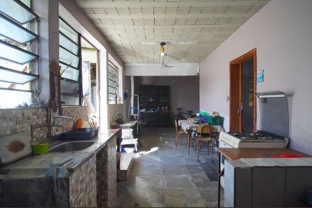 Casa para alugar com 130m², 2 quartos e 2 vagascozinha  2