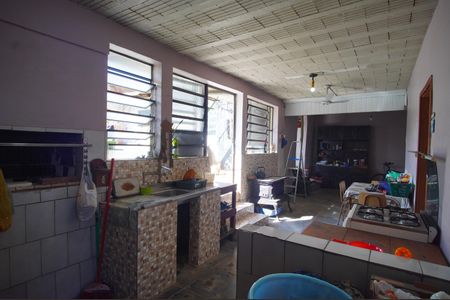Casa para alugar com 130m², 2 quartos e 2 vagascozinha  2