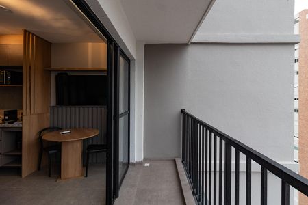 Studio à venda com 26m², 1 quarto e sem vaga Studio à venda com 26m², 1 quarto e sem vagaVaranda