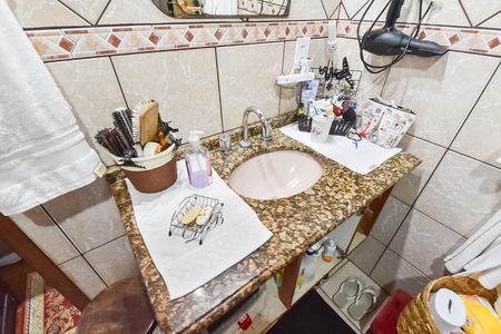 Casa à venda com 250m², 4 quartos e 1 vaga Casa à venda com 250m², 4 quartos e 1 vagaBanheiro da suíte 1