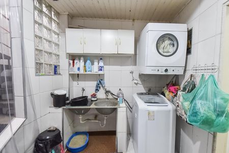 Casa à venda com 250m², 4 quartos e 1 vaga Casa à venda com 250m², 4 quartos e 1 vagaLavanderia