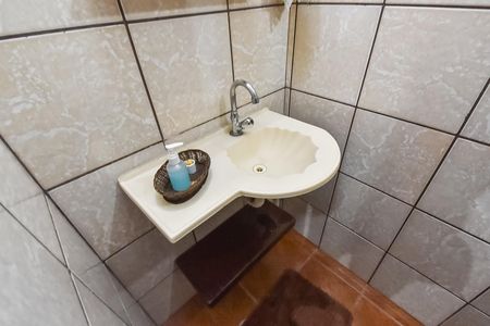 Casa à venda com 250m², 4 quartos e 1 vaga Casa à venda com 250m², 4 quartos e 1 vagaLavabo