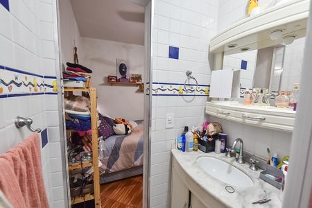 Casa à venda com 250m², 4 quartos e 1 vaga Casa à venda com 250m², 4 quartos e 1 vagaBanheiro da suíte 2