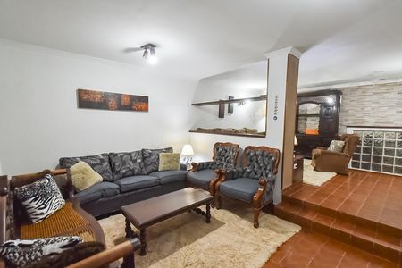 Casa à venda com 250m², 4 quartos e 1 vaga Casa à venda com 250m², 4 quartos e 1 vagaSala