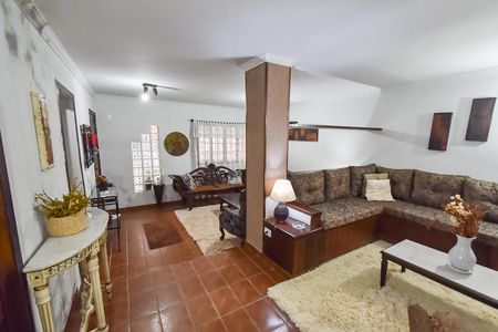 Casa à venda com 250m², 4 quartos e 1 vaga Casa à venda com 250m², 4 quartos e 1 vagaSala