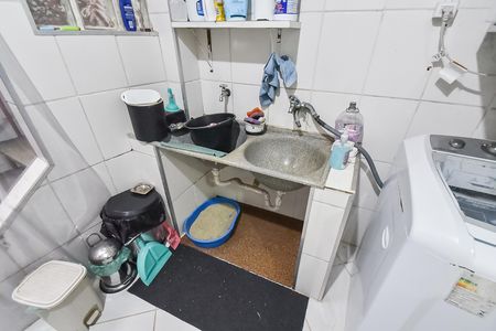 Casa à venda com 250m², 4 quartos e 1 vaga Casa à venda com 250m², 4 quartos e 1 vagaLavanderia