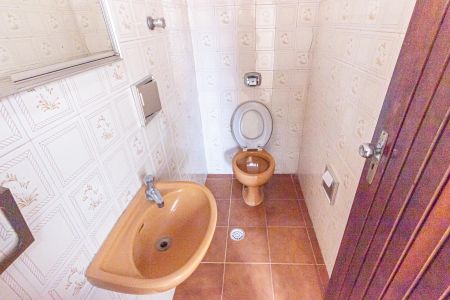 Casa para alugar com 230m², 3 quartos e 2 vagas Casa para alugar com 230m², 3 quartos e 2 vagasBanheiro de Serviço
