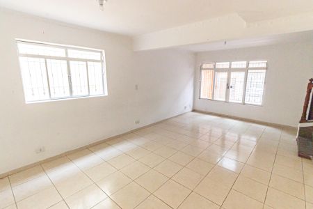 Casa para alugar com 230m², 3 quartos e 2 vagas Casa para alugar com 230m², 3 quartos e 2 vagasSala