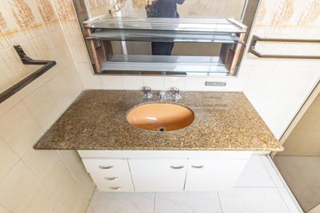 Casa para alugar com 230m², 3 quartos e 2 vagas Casa para alugar com 230m², 3 quartos e 2 vagasBanheiro da Suíte
