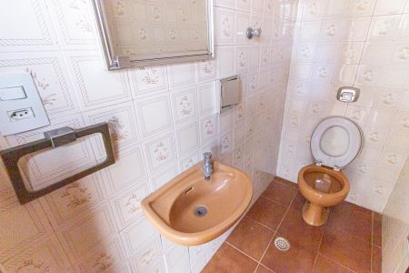 Casa para alugar com 230m², 3 quartos e 2 vagas Casa para alugar com 230m², 3 quartos e 2 vagasBanheiro de Serviço