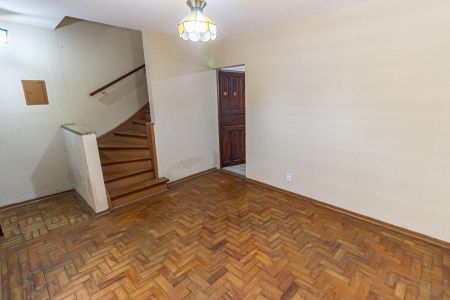 Casa para alugar com 200m², 2 quartos e 2 vagas Casa para alugar com 200m², 2 quartos e 2 vagasSala