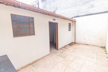 Casa para alugar com 200m², 2 quartos e 2 vagas Casa para alugar com 200m², 2 quartos e 2 vagasQuintal