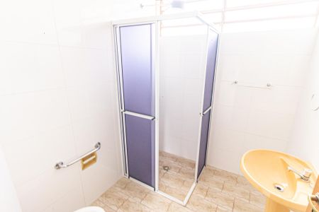 Casa para alugar com 200m², 2 quartos e 2 vagas Casa para alugar com 200m², 2 quartos e 2 vagasBanheiro