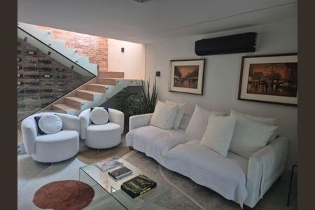 Casa à venda com 4 quartos, 196m² em Piratininga, Niterói