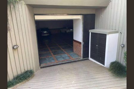 Casa à venda com 580m², 4 quartos e 8 vagas