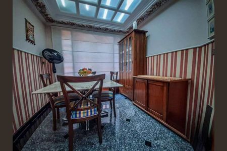 Casa à venda com 580m², 4 quartos e 8 vagas
