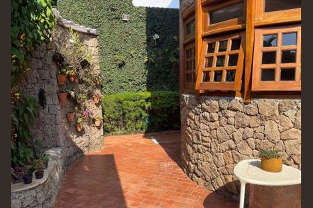 Casa à venda com 580m², 4 quartos e 8 vagas