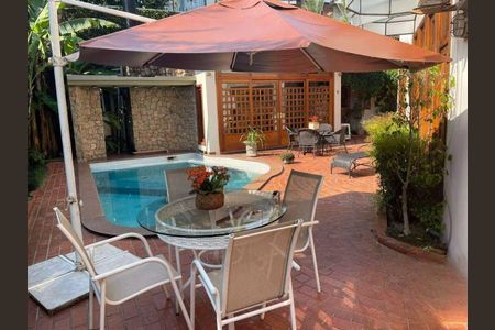 Casa à venda com 580m², 4 quartos e 8 vagas