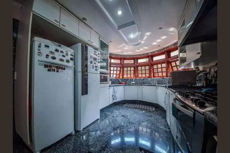 Casa à venda com 580m², 4 quartos e 8 vagas
