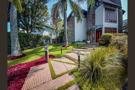 Casa à venda com 580m², 4 quartos e 8 vagas