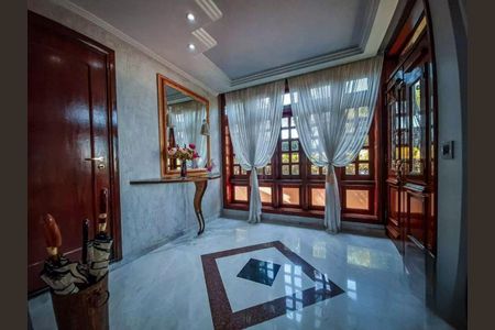 Casa à venda com 580m², 4 quartos e 8 vagas