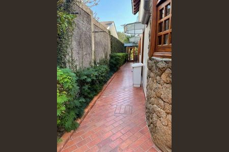 Casa à venda com 580m², 4 quartos e 8 vagas