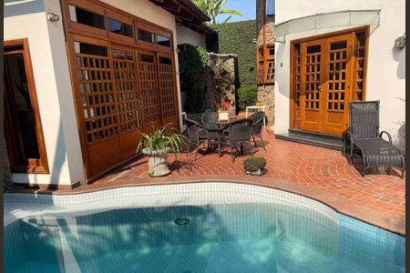 Casa à venda com 580m², 4 quartos e 8 vagas