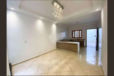 Casa à venda com 3 quartos, 125m² em Vila Taquari, São Paulo