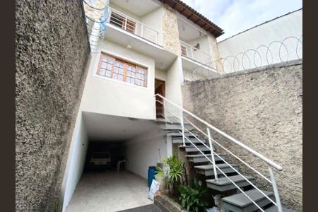 Casa à venda com 125m², 3 quartos e 4 vagas
