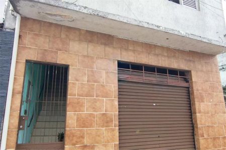 Casa à venda com 240m², 3 quartos e 2 vagas