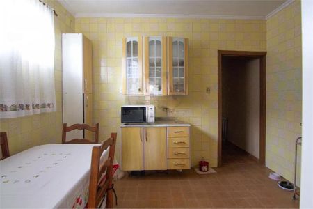 Casa à venda com 240m², 3 quartos e 2 vagas