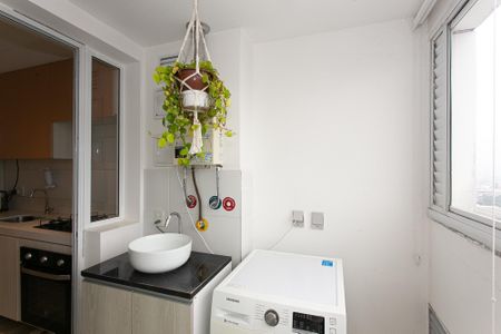 Apartamento para alugar com 57m², 2 quartos e 1 vagaÁrea de Serviço