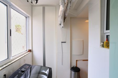Apartamento à venda com 88m², 3 quartos e 2 vagas Apartamento à venda com 88m², 3 quartos e 2 vagasÁrea de Serviço