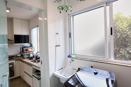 Apartamento à venda com 88m², 3 quartos e 2 vagas Apartamento à venda com 88m², 3 quartos e 2 vagasÁrea de Serviço