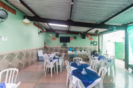 Apartamento para alugar com 50m², 2 quartos e 1 vaga Apartamento para alugar com 50m², 2 quartos e 1 vagaÁrea comum - Salão de festas