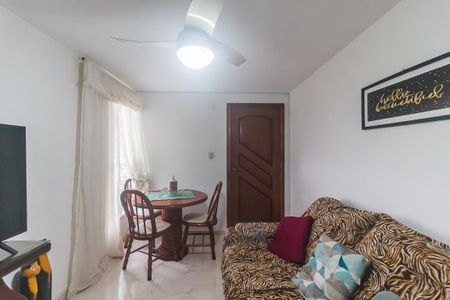 Sala de apartamento para alugar com 2 quartos, 50m² em Jardim Marica, Mogi das Cruzes