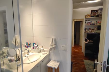Apartamento à venda com 113m², 3 quartos e 2 vagas Apartamento à venda com 113m², 3 quartos e 2 vagasBanheiro da Suíte 2
