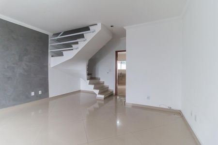 Casa para alugar com 142m², 3 quartos e 3 vagas Casa para alugar com 142m², 3 quartos e 3 vagasSala