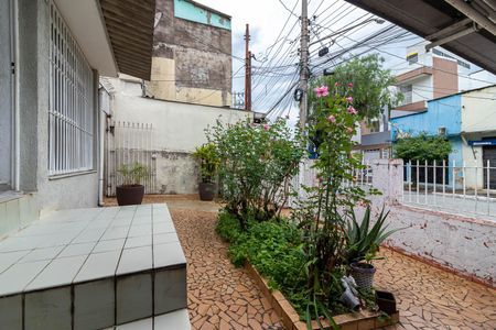 Casa à venda com 220m², 2 quartos e 1 vaga Casa à venda com 220m², 2 quartos e 1 vagaQuintal