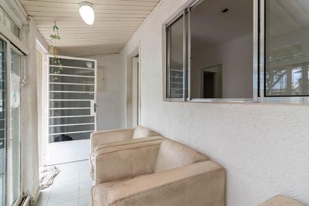 Casa à venda com 220m², 2 quartos e 1 vaga Casa à venda com 220m², 2 quartos e 1 vagaVaranda